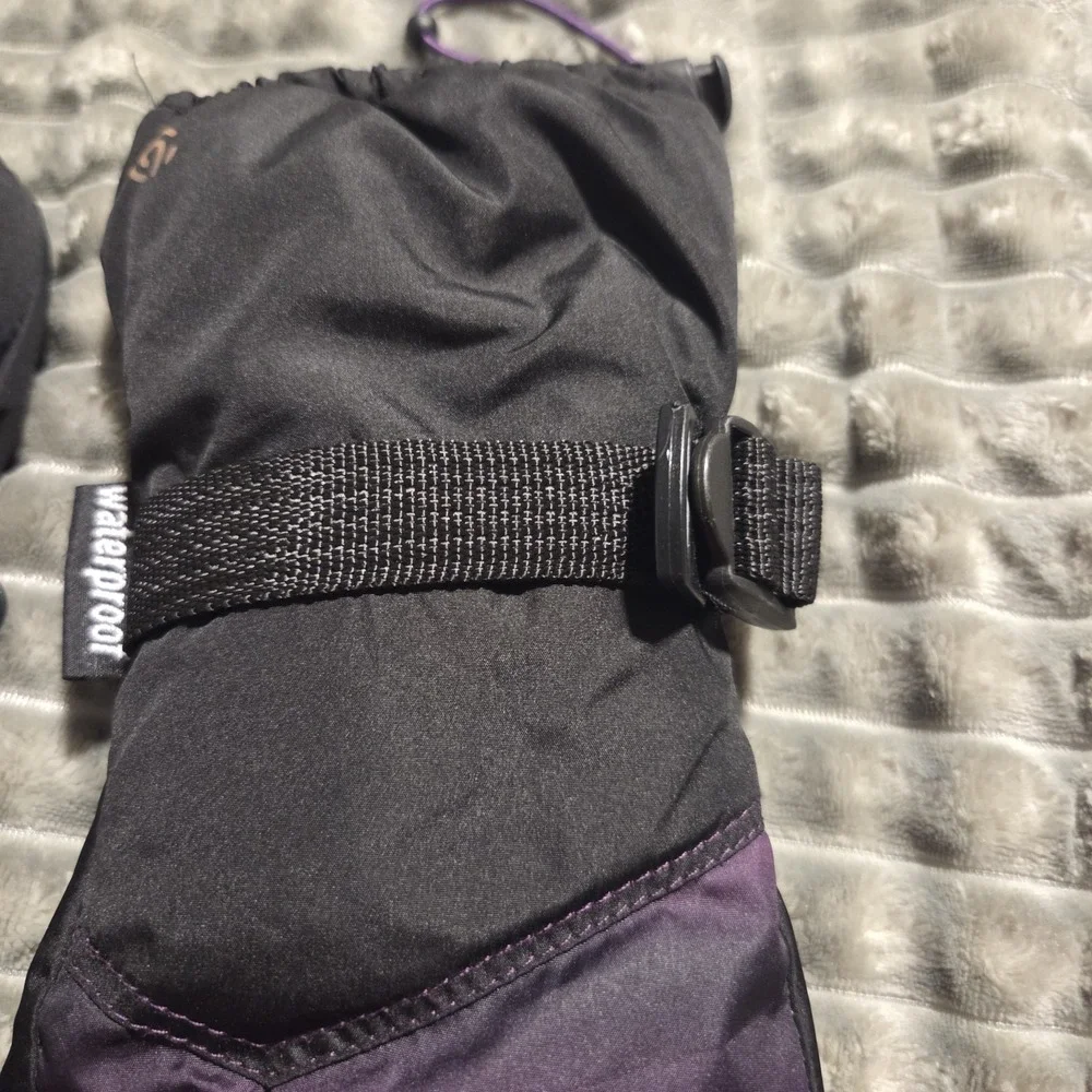 Champion C9 Girls Youth Winter Ski Gloves Waterproof Purple Ombre Youth L/XL8/16